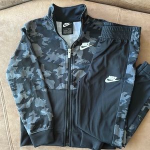 Kids Nike Jogger Suit